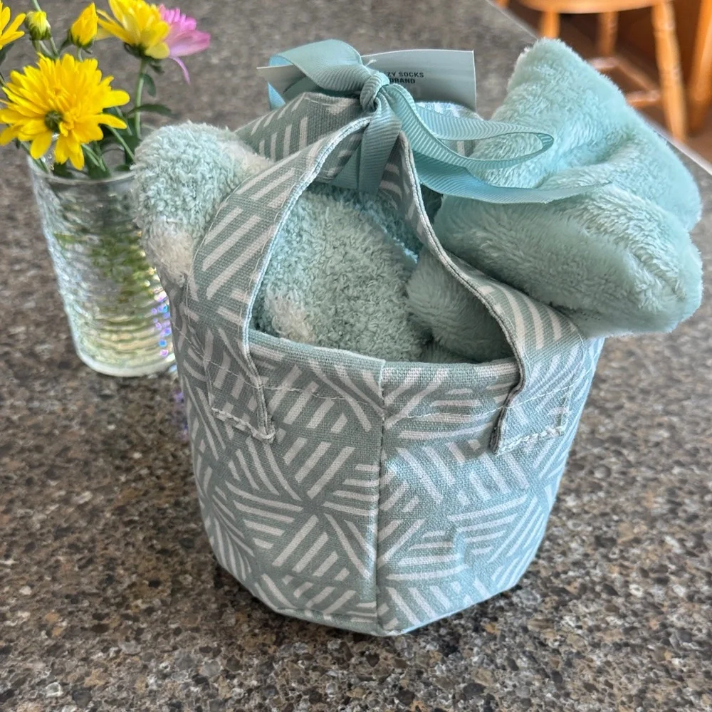 NEW Small Mint Green Gift Basket - 2 pr fuzzy fleece socks, 1 headband & Basket